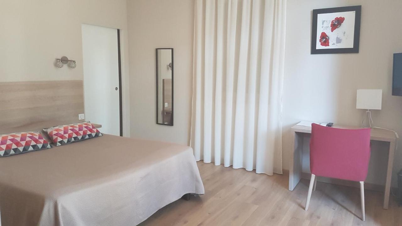 Le Castelet Des Alpilles Hotel Saint-Rémy-de-Provence Екстериор снимка