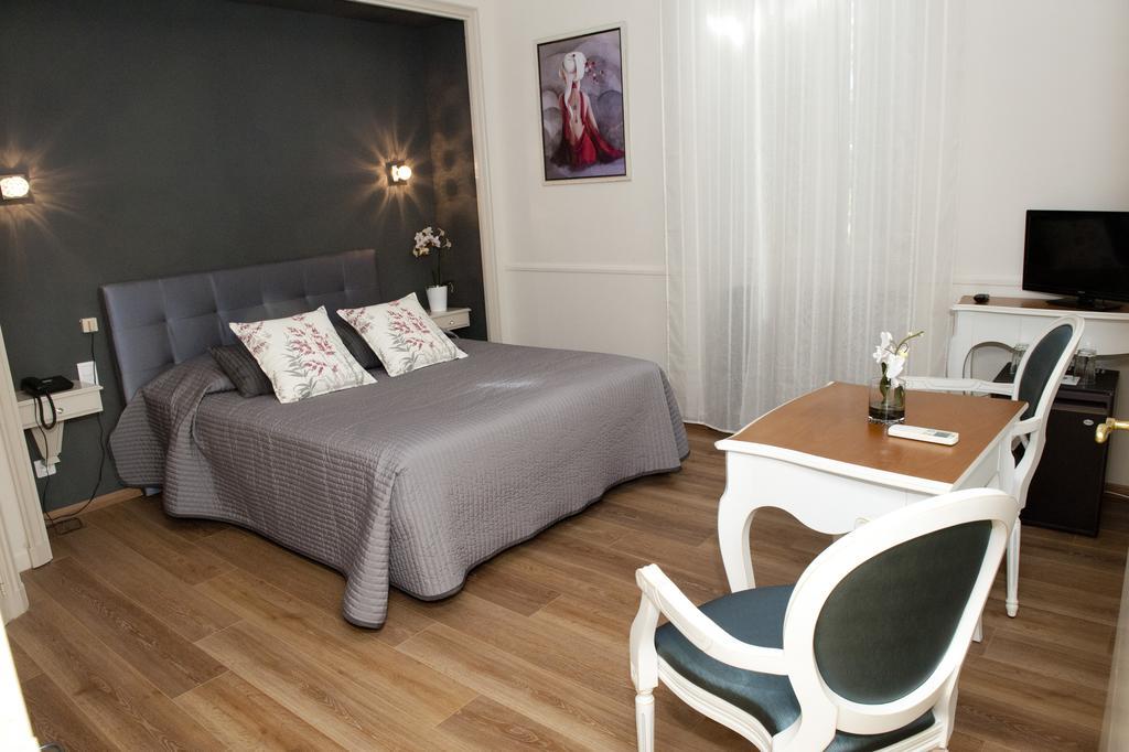 Le Castelet Des Alpilles Hotel Saint-Rémy-de-Provence Екстериор снимка